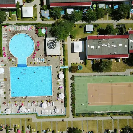 Blu Marlin Con Piscina Aparthotel Lido Adriano