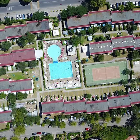 Blu Marlin Con Piscina 2*
